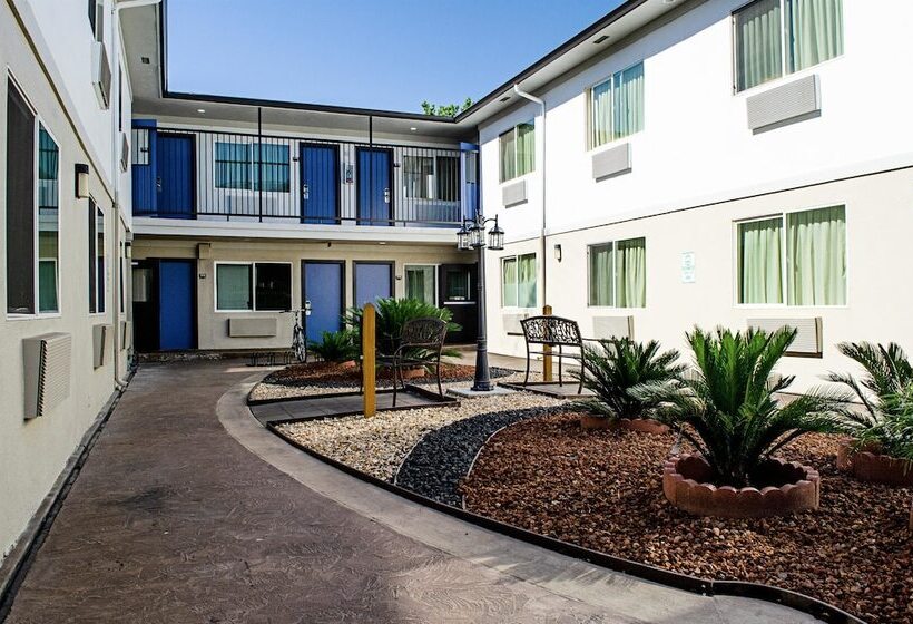 Motel 6modesto, Ca  Downtown