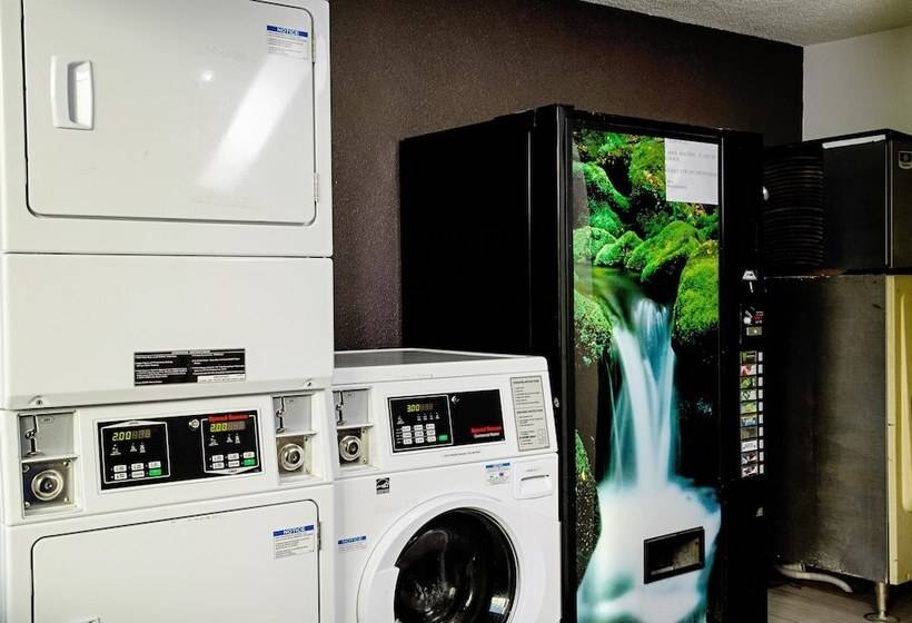 Motel 6modesto, Ca  Downtown