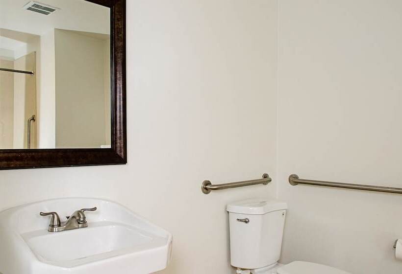 Motel 6modesto, Ca  Downtown