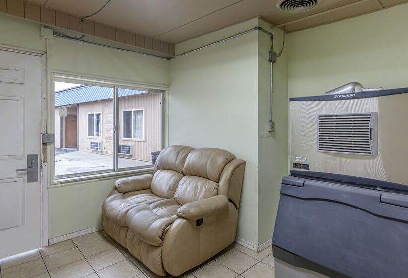 فندق على الطريق Budget Inn Boise