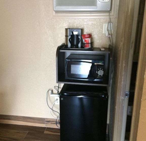 فندق على الطريق Budget Inn Of Avon Park