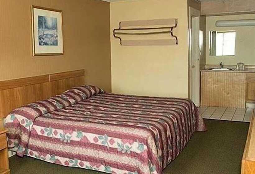 فندق على الطريق Budget Motor Lodge