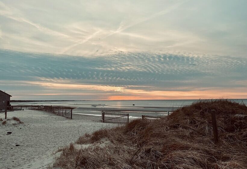 فندق على الطريق Eagle Wing Inn   Cape Cod