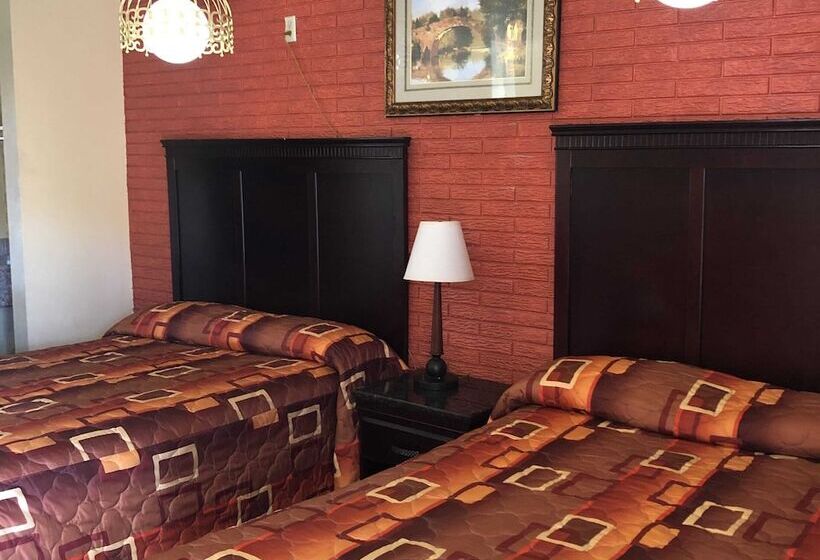 فندق على الطريق Economy Inn