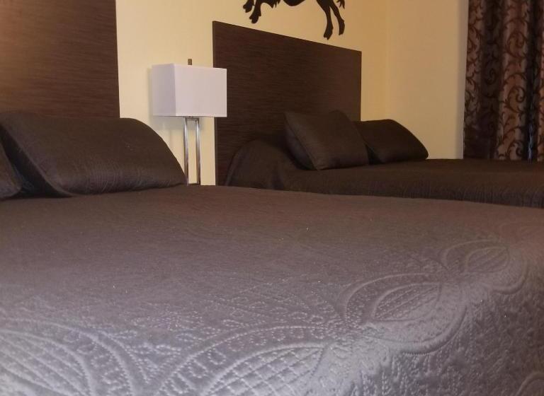 Мотель Frontier Lodge