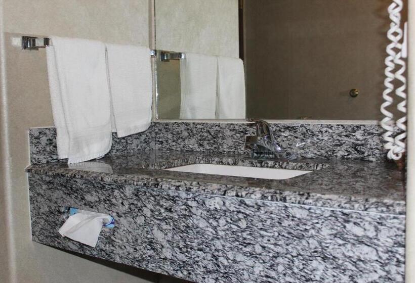 فندق على الطريق Garden City Inn