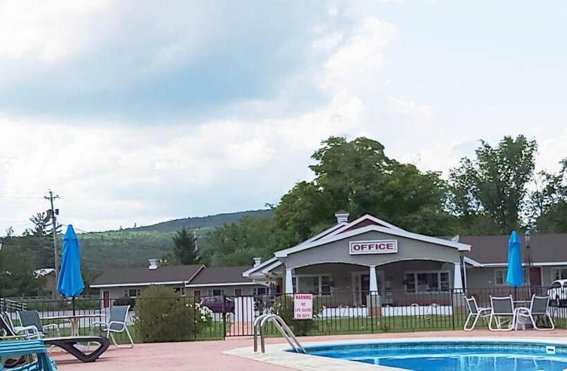 모텔 Gorham Motor Inn