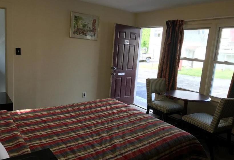 فندق على الطريق Highlander Inn