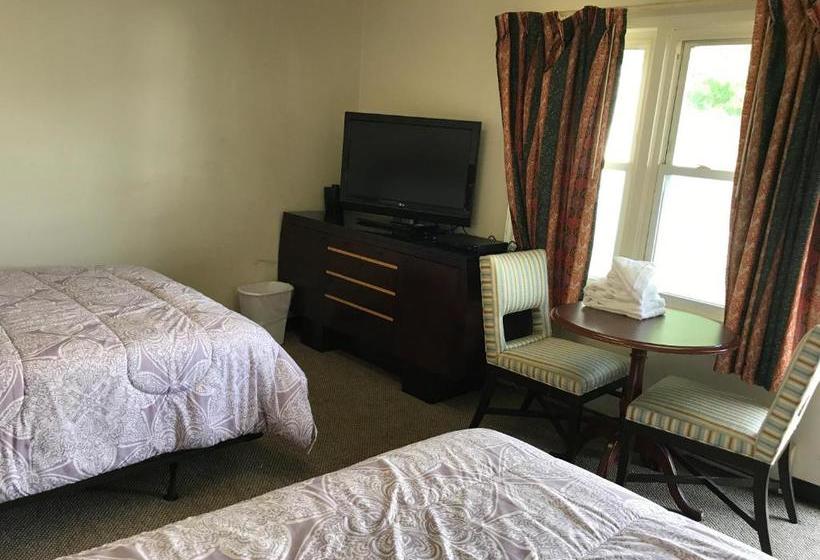 فندق على الطريق Highlander Inn