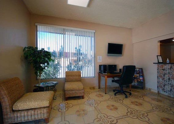 فندق على الطريق Airport Inn Downtown