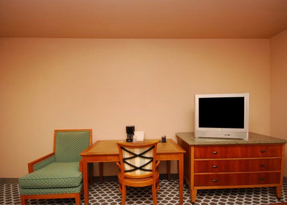 فندق على الطريق Airport Inn Downtown