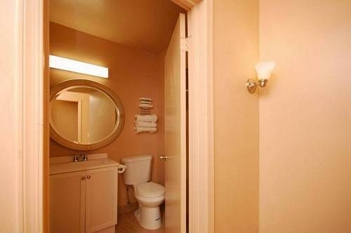 فندق على الطريق Airport Inn Downtown