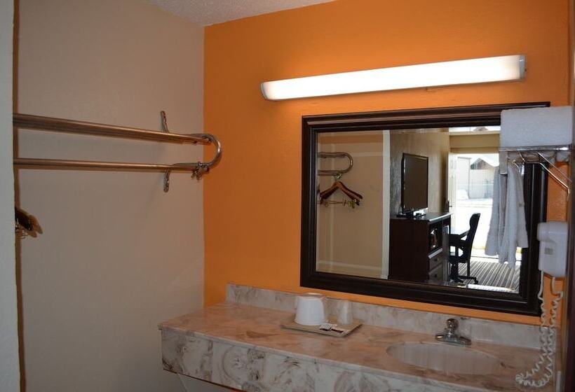 مُتل Royal Inn Greenville