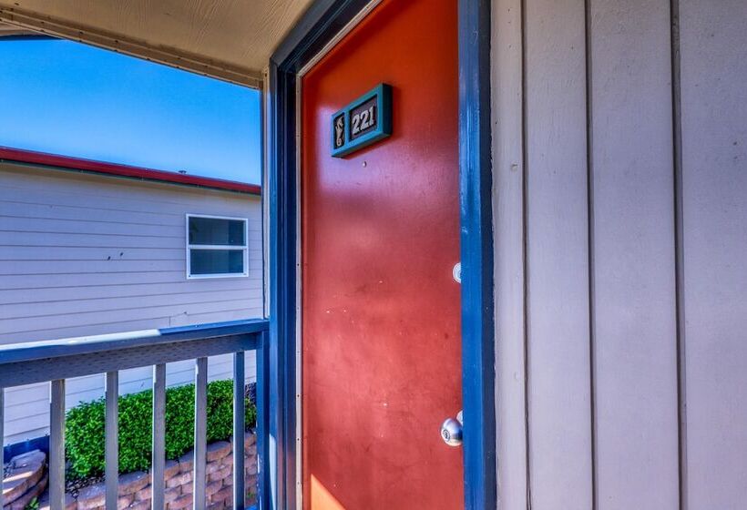 Мотель Seahorse Oceanfront Lodging