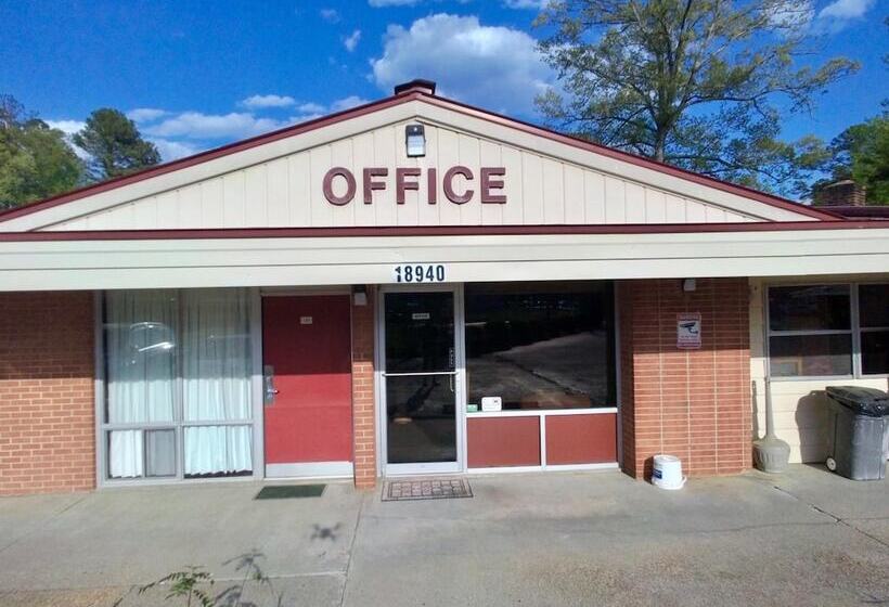 فندق على الطريق Washington Burgess Inn