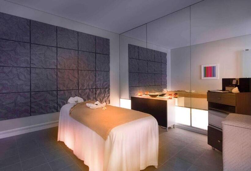 Novotel Abu Dhabi Al Bustan