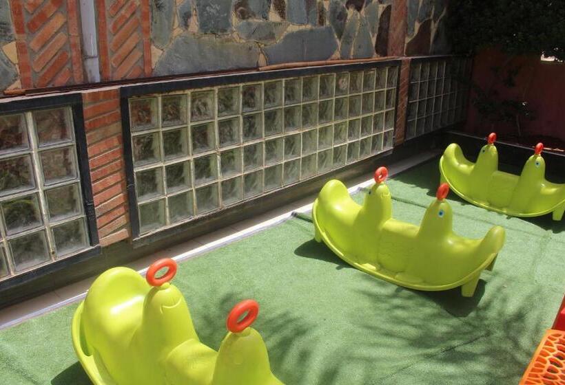 住所  Nomad Spirit Hotel & Surfcamp