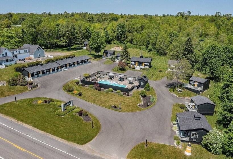 Seascape Motel & Cottages