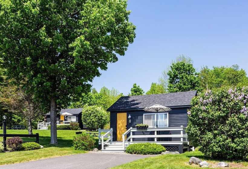 Seascape Motel & Cottages