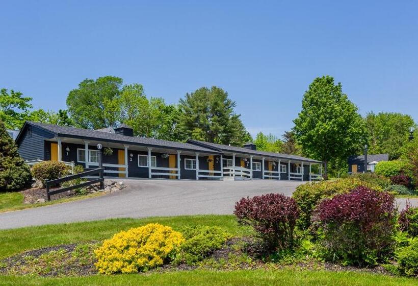 Seascape Motel & Cottages