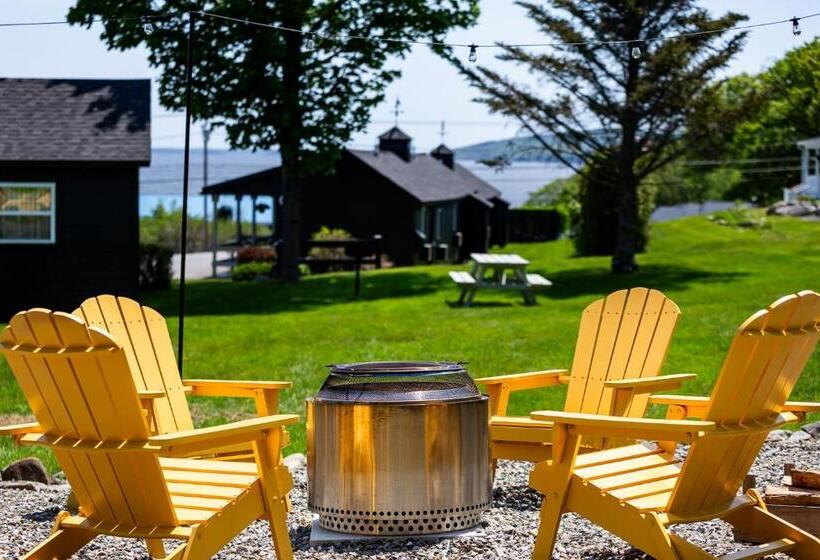 Seascape Motel & Cottages