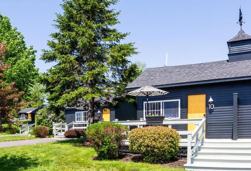 Seascape Motel & Cottages