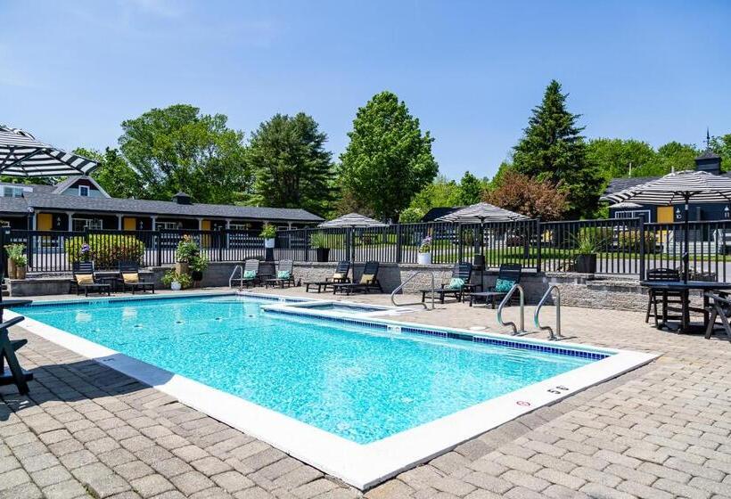 Seascape Motel & Cottages