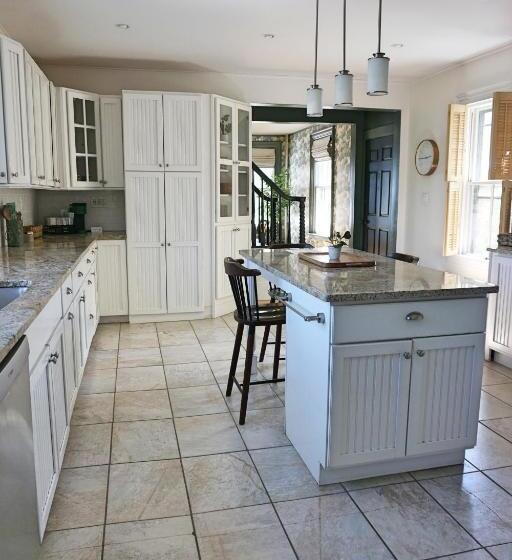 Seascape Motel & Cottages