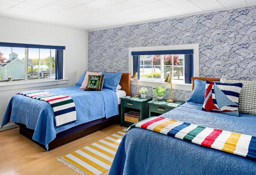 Seascape Motel & Cottages