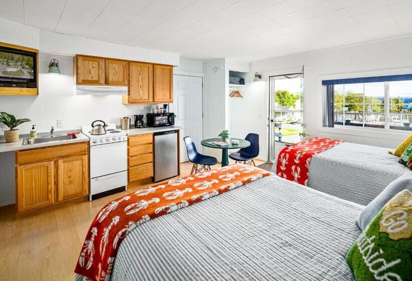 Seascape Motel & Cottages