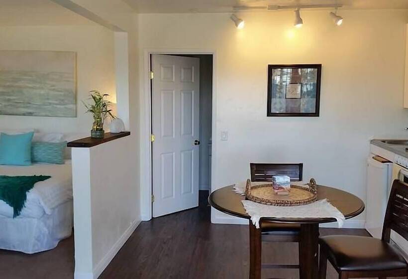 The Patriots Boutique Motel