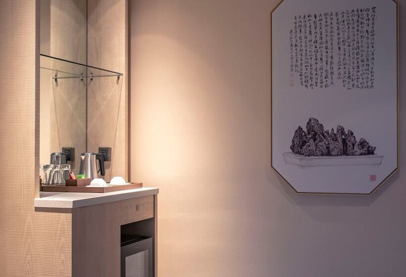 Shundi Shy Hotel Jinshan Lake Zhenjiang