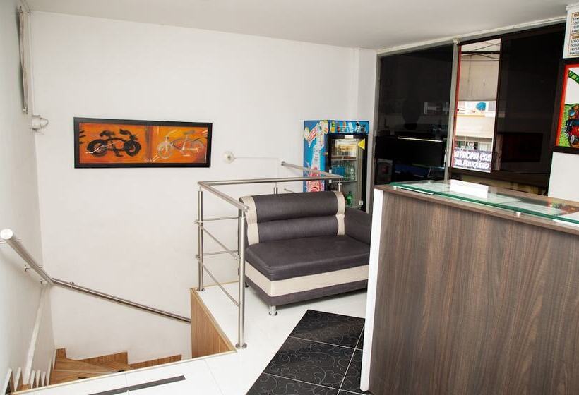 Отель Ayenda Quimbaya De Oro 1903