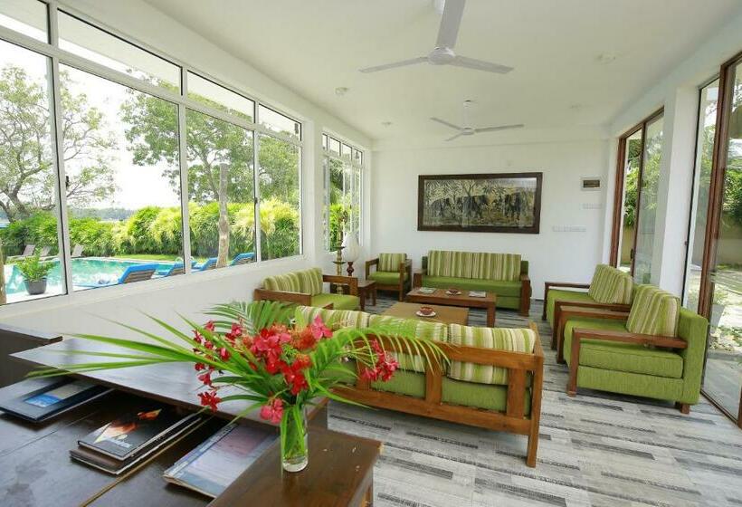 酒店 Diya Dahara Lake Resort