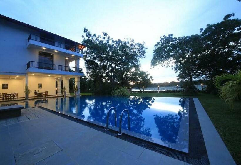 酒店 Diya Dahara Lake Resort