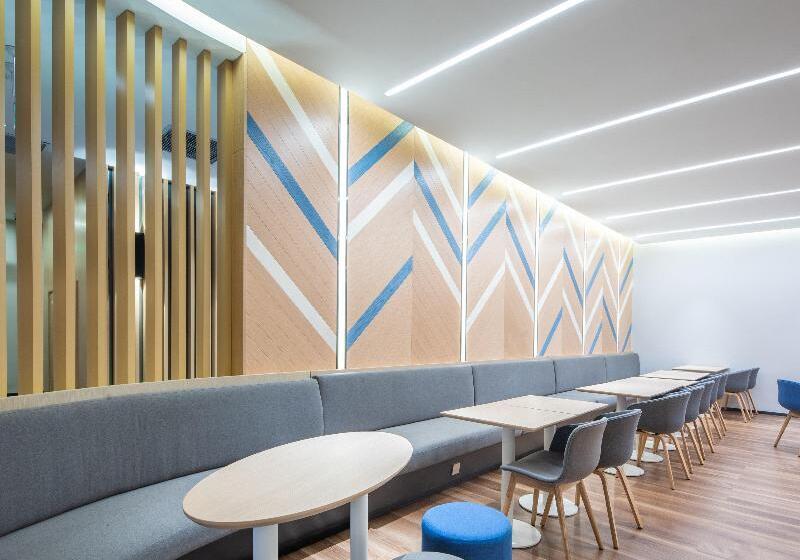 Отель Holiday Inn Express Dongyang Hengdian By Ihg