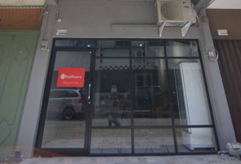 בית מלון כפרי Reddoorz Hostel Syariah @ Peunayong Banda Aceh