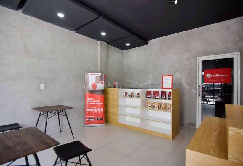 هتل Reddoorz Hostel Syariah @ Peunayong Banda Aceh