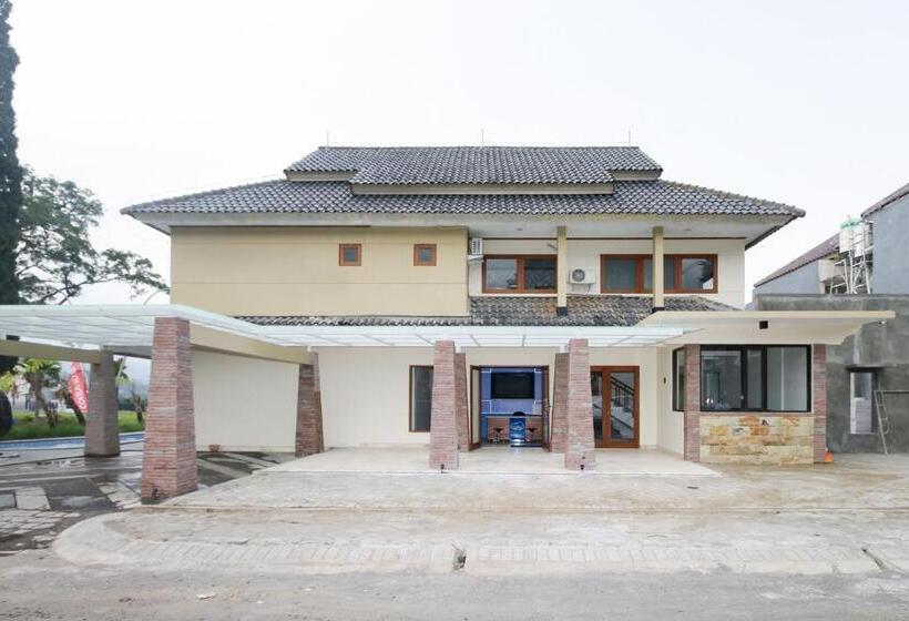 酒店 Reddoorz Plus @ Panorama Villas Batu