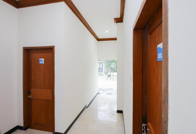 酒店 Reddoorz Plus @ Panorama Villas Batu