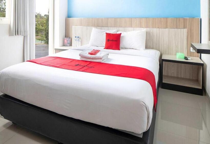 酒店 Reddoorz Plus @ Panorama Villas Batu