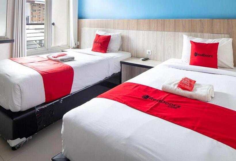 酒店 Reddoorz Plus @ Panorama Villas Batu