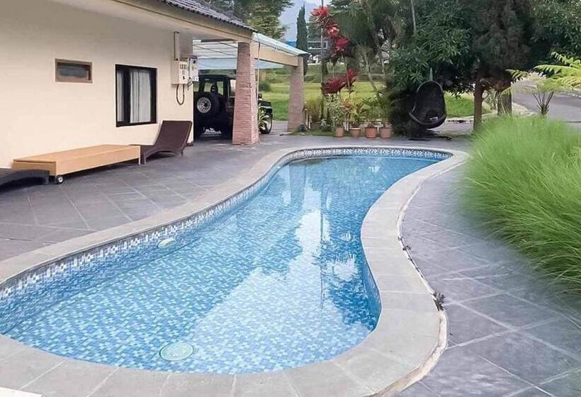 酒店 Reddoorz Plus @ Panorama Villas Batu