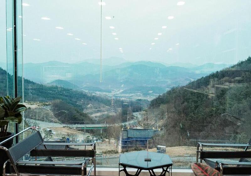 Отель Sancheong Korean Medicine Family