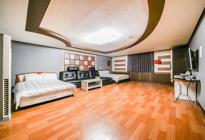 מוטל Andong Okdong Equus