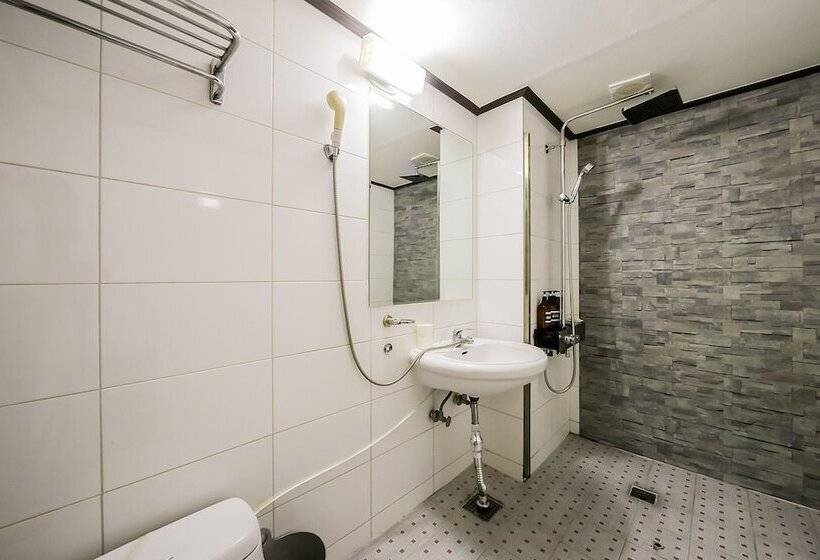 מוטל Andong Okdong Equus