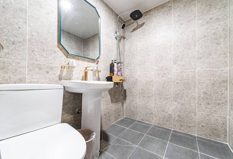 汽车旅馆  Cheorwon Pareseu