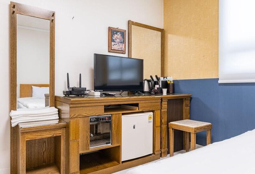 汽车旅馆  Cheorwon Pareseu