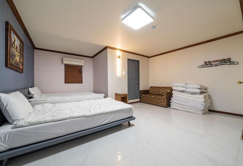 汽车旅馆  Cheorwon Pareseu