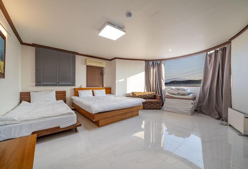 汽车旅馆  Cheorwon Pareseu